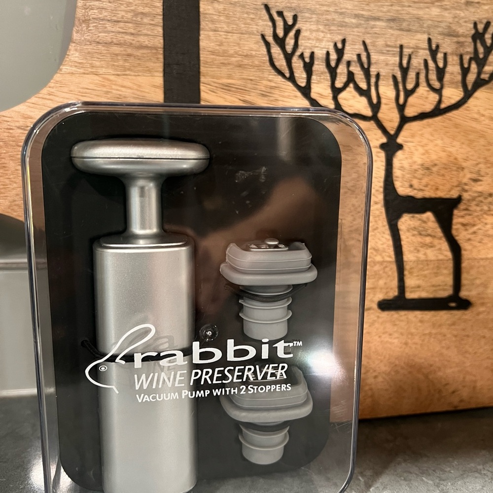NWOT. Rabbit Wine Preserver Vacuum Pump with 2 Stoppers. - Picture 7 of 7